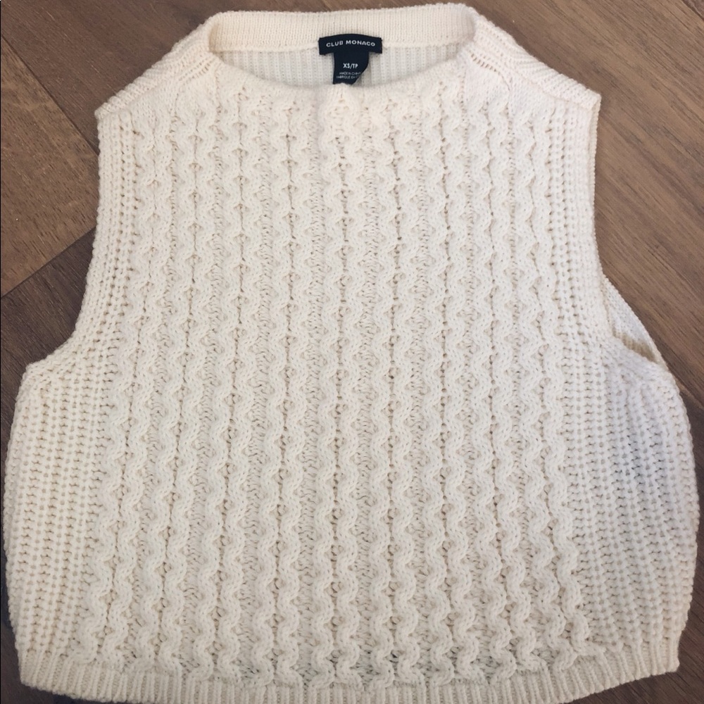 Adorable club Monaco knit top worn once